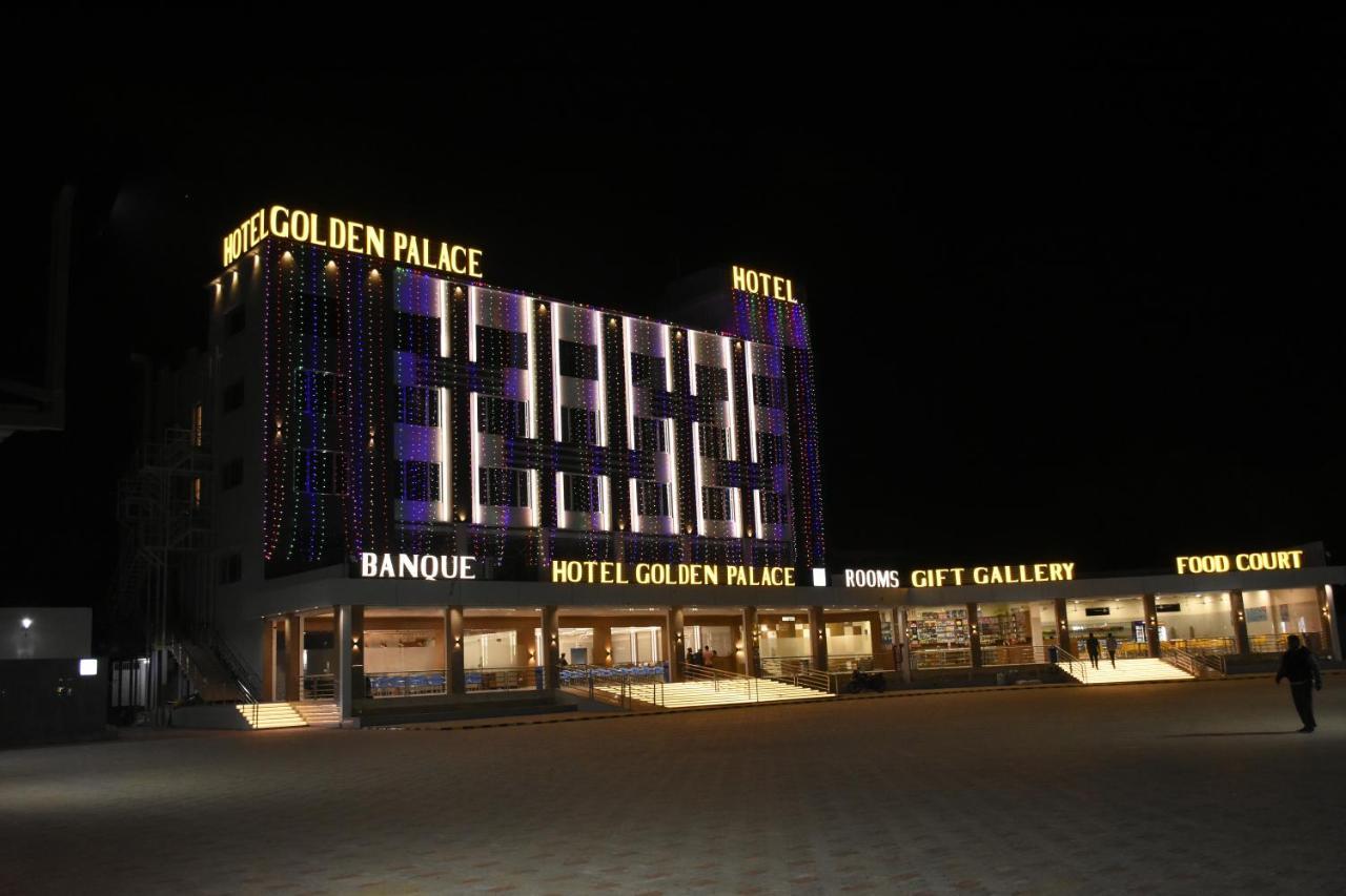Hotel Golden Palace & Rooms Hālol Exteriér fotografie